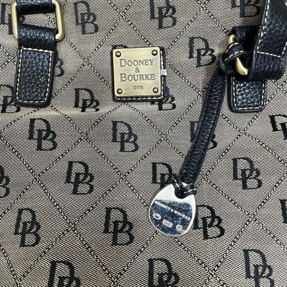 Dooney & Bourke Large Gabriella Satchel Bag Natural Signature Print - Picture 2 of 7